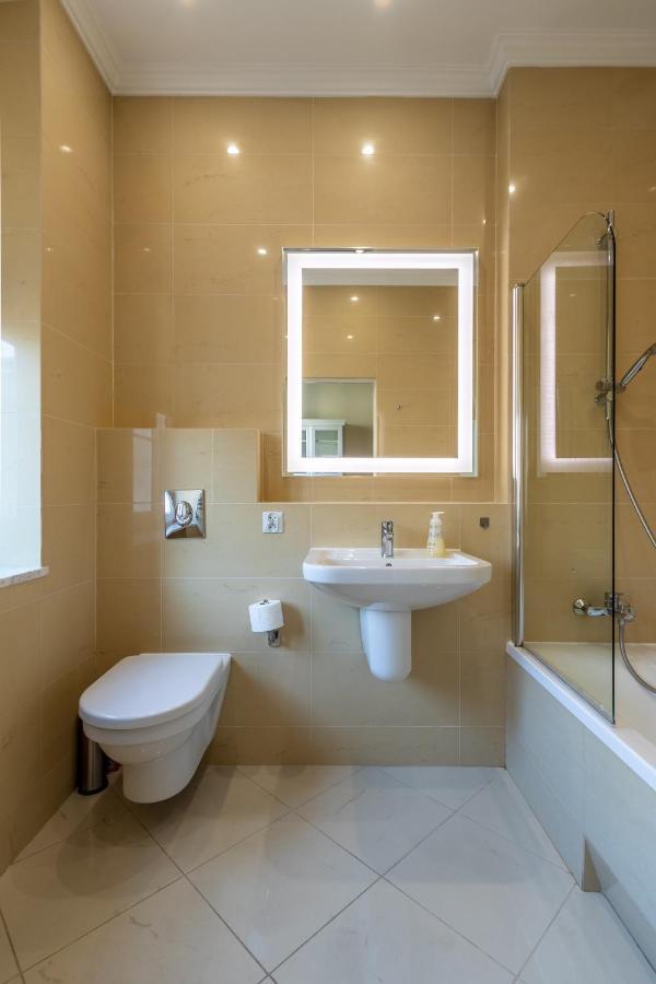 Apartament Luster I Obrazow 바르샤바 외부 사진