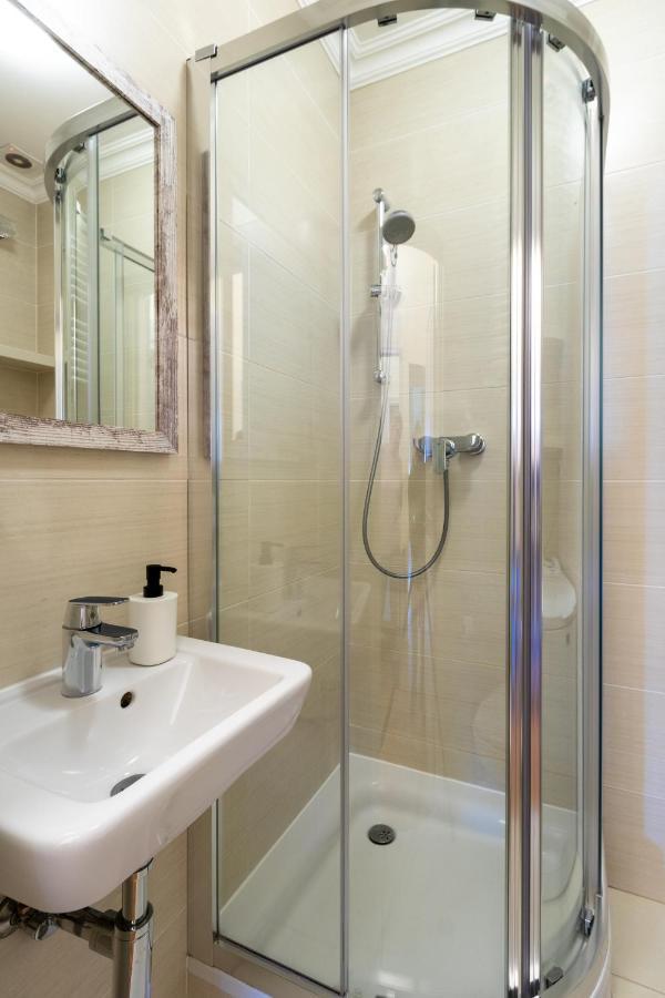 Apartament Luster I Obrazow 바르샤바 외부 사진